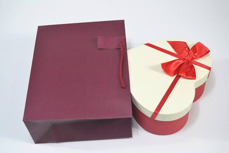 Hart Shape Christmas Gift Box